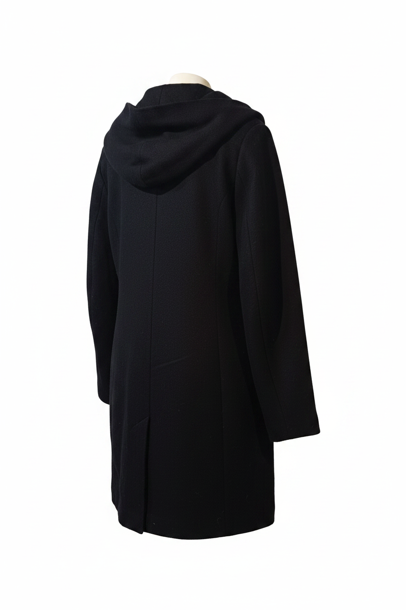 Only Black Coat – Three-Quarter Back